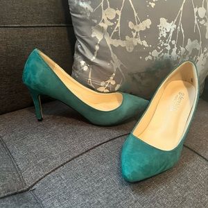 Green suede pumps